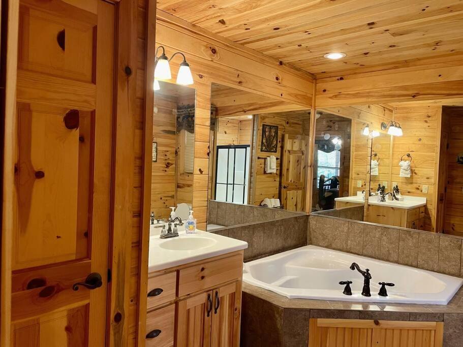 2 Bed Cabin Hot Tub Close To Helen #16 외부 사진